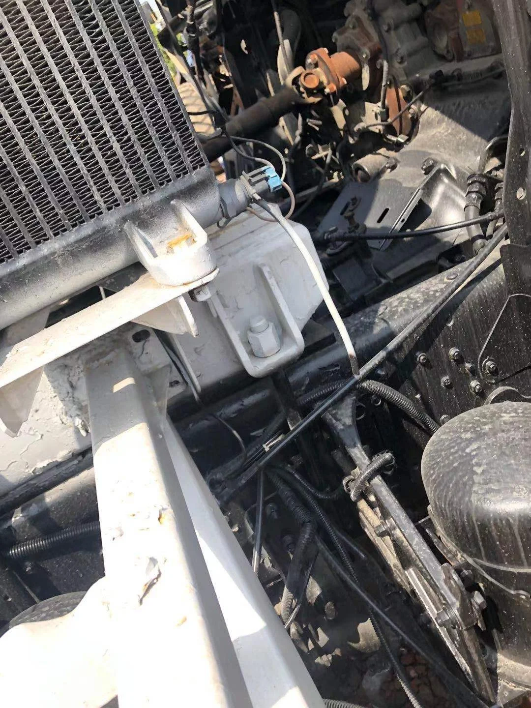 hot sale cheap used 9cbm 10cbm hino 700 concrete mixer truck in shanghai