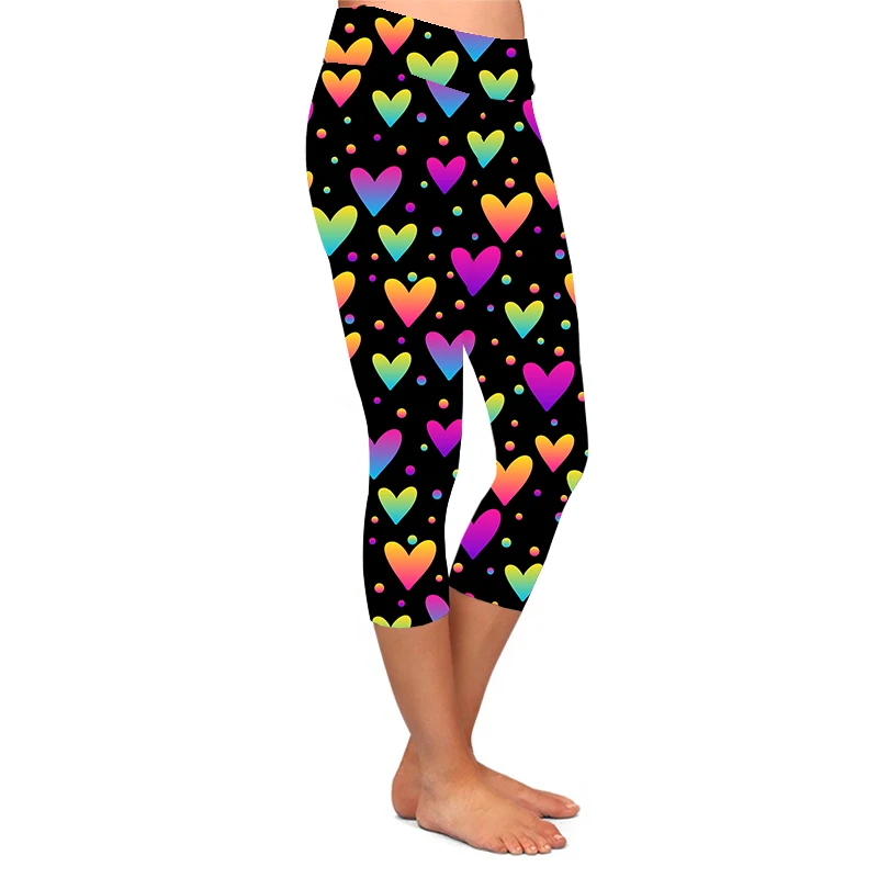 China Factory Wholesale Women Colorful Heart Printed Capri Leggings Buttery Soft Peach Skin Capri Leggings For Women
