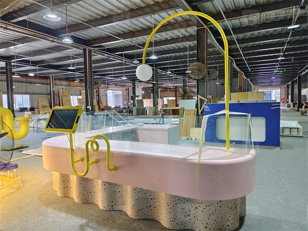 Modern Sweets Boutique Furniture Milk Boba Tea Mall Kiosk Coffee Bar Counter Customized Bubble Tea Shop Interior Design