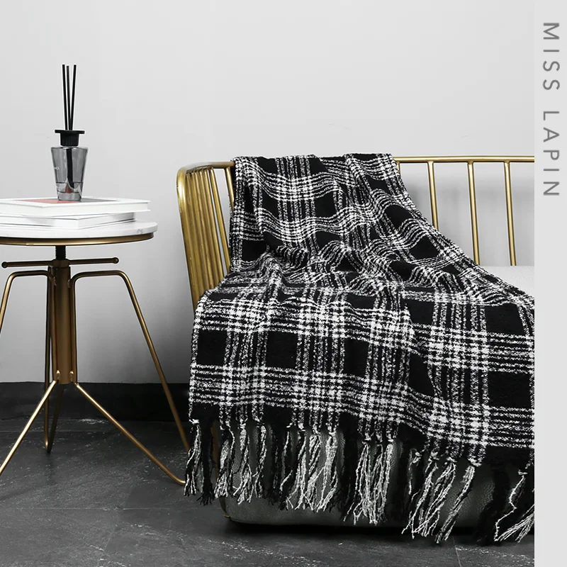 
Black and White Bed Runner Loop Yarns Fabric 2020 High End Decorative Plaid Blanket for Bedroom 