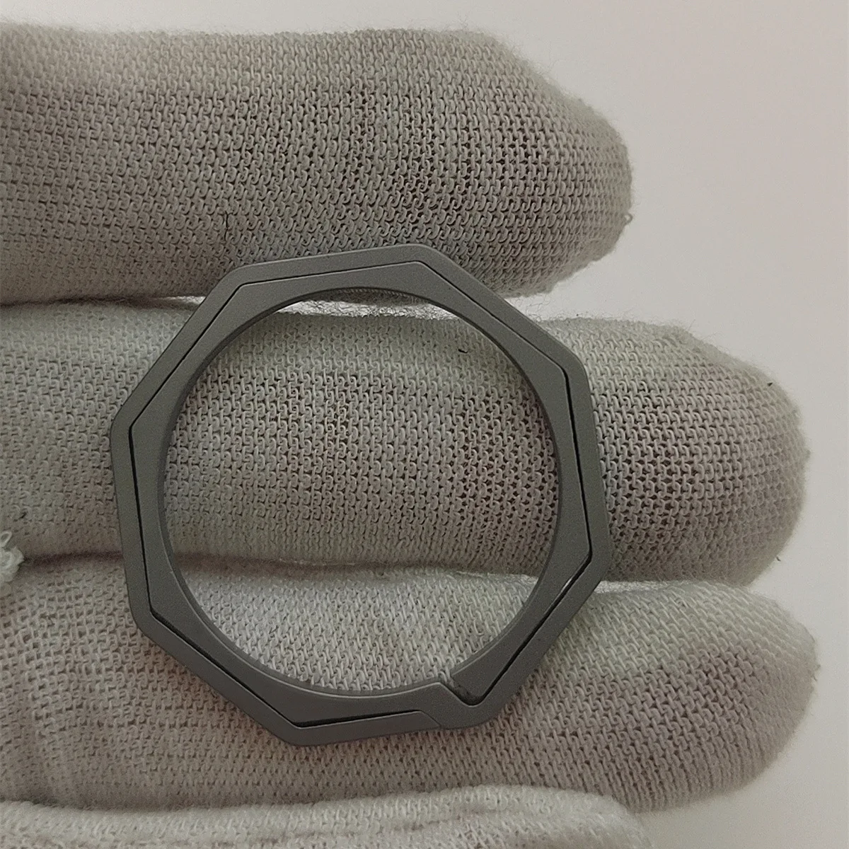 custom key chain 25mm30mm popular titanium alloy car key chains 2024 new model Octagonal shape metal key chains