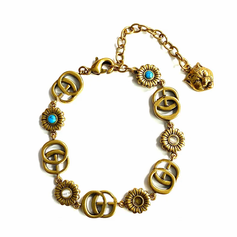 
Fashion vintage design chrysanthemum bracelet electroplated brass delicate temperament female letter gg bracelet 
