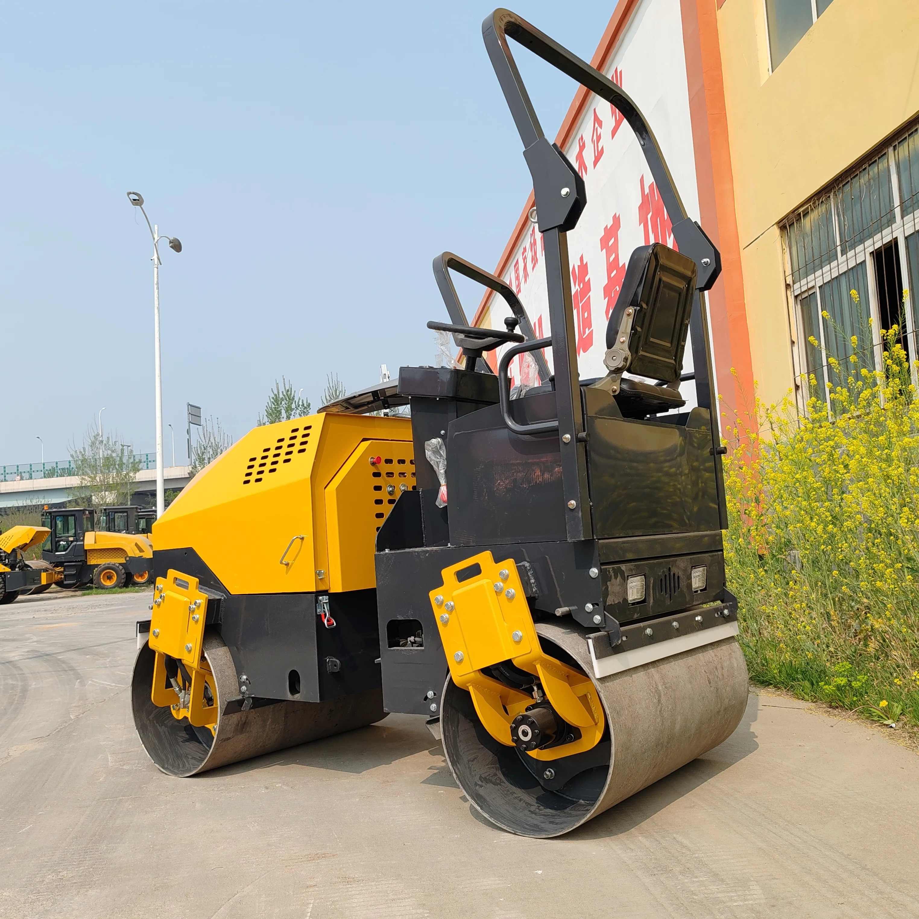 Wholesale water cooled diesel engine full hydraulic vibration road asphalt double drum soil asphalt road roller delivery fast