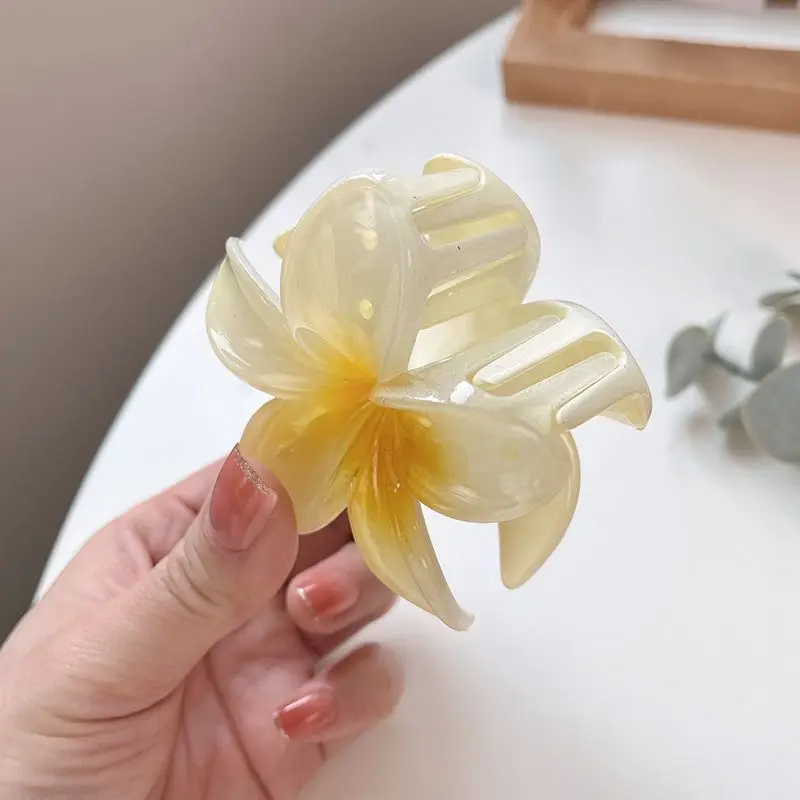 Wholesale Summer Beach Vacation Beautiful Plumeria Flower Hair Claws Women Hibiscus Hawaiian Frangipani Hair Claw Clip
