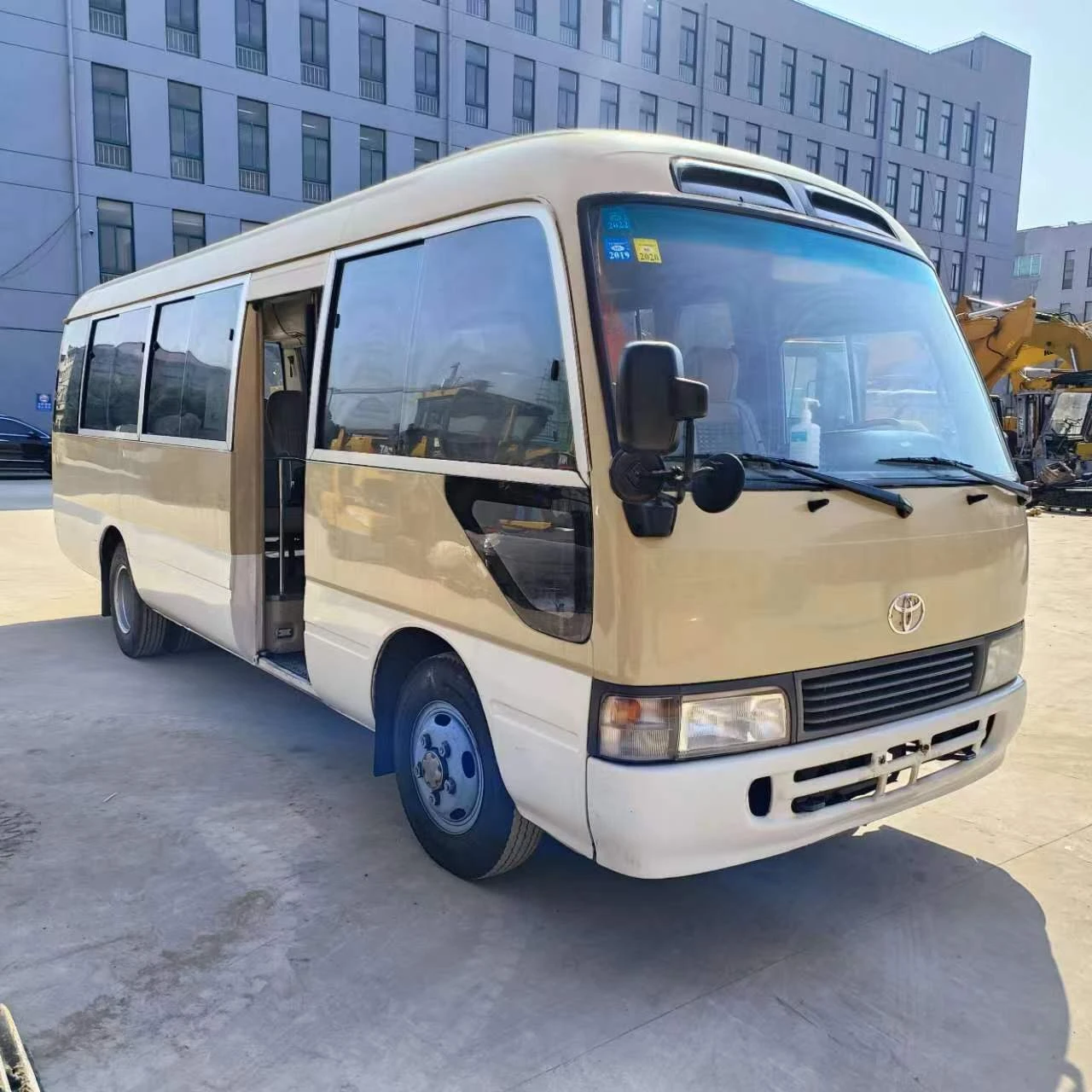 second hand japan diesel left steering bus used diesel petrol 23 26 seats luxury vip airport bus