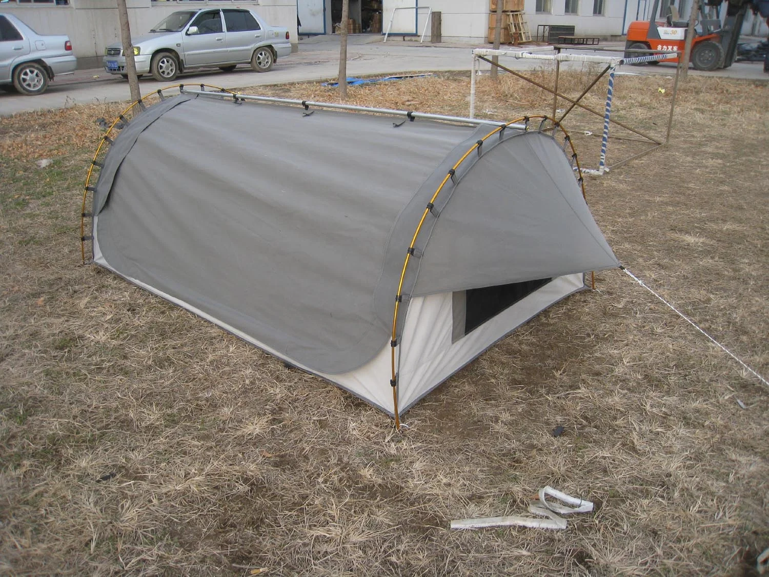Custom waterproof round winter outdoor tent 4 season 2 person