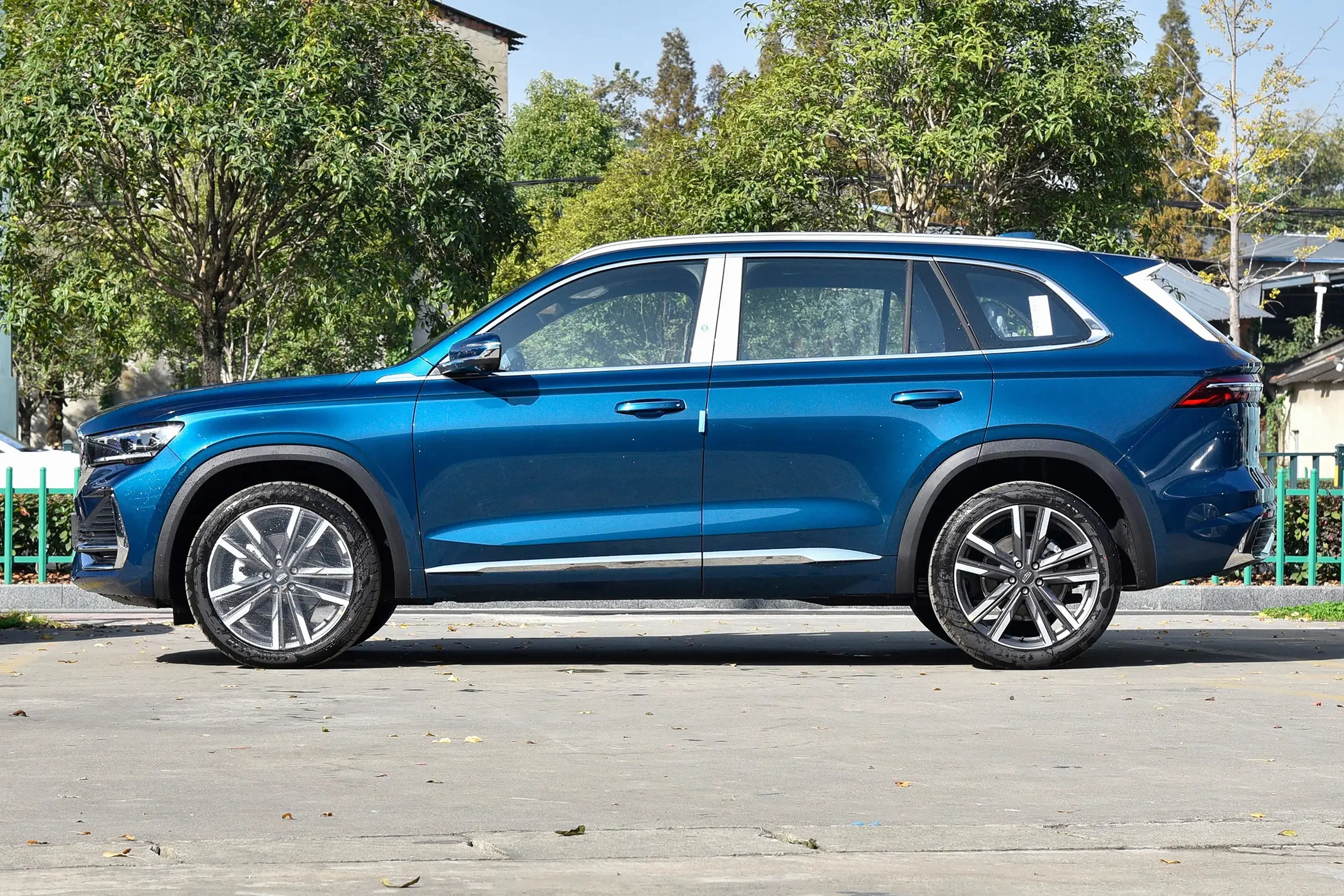 2024 New Cars Geely Monjaro 2.0T 8AT High Power Compact SUV Petrol Vehicles Geely Xingyue L Gasoline Cars
