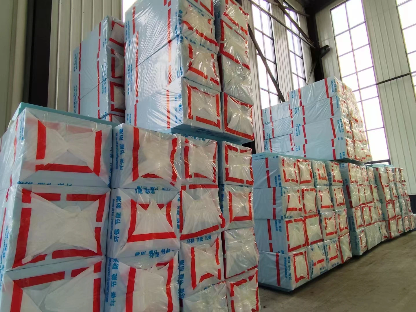 Factory Sale Heat Insulation Material High Transmittance No Fluorescent Agent styrofoam High Quality XPS Insulation Board