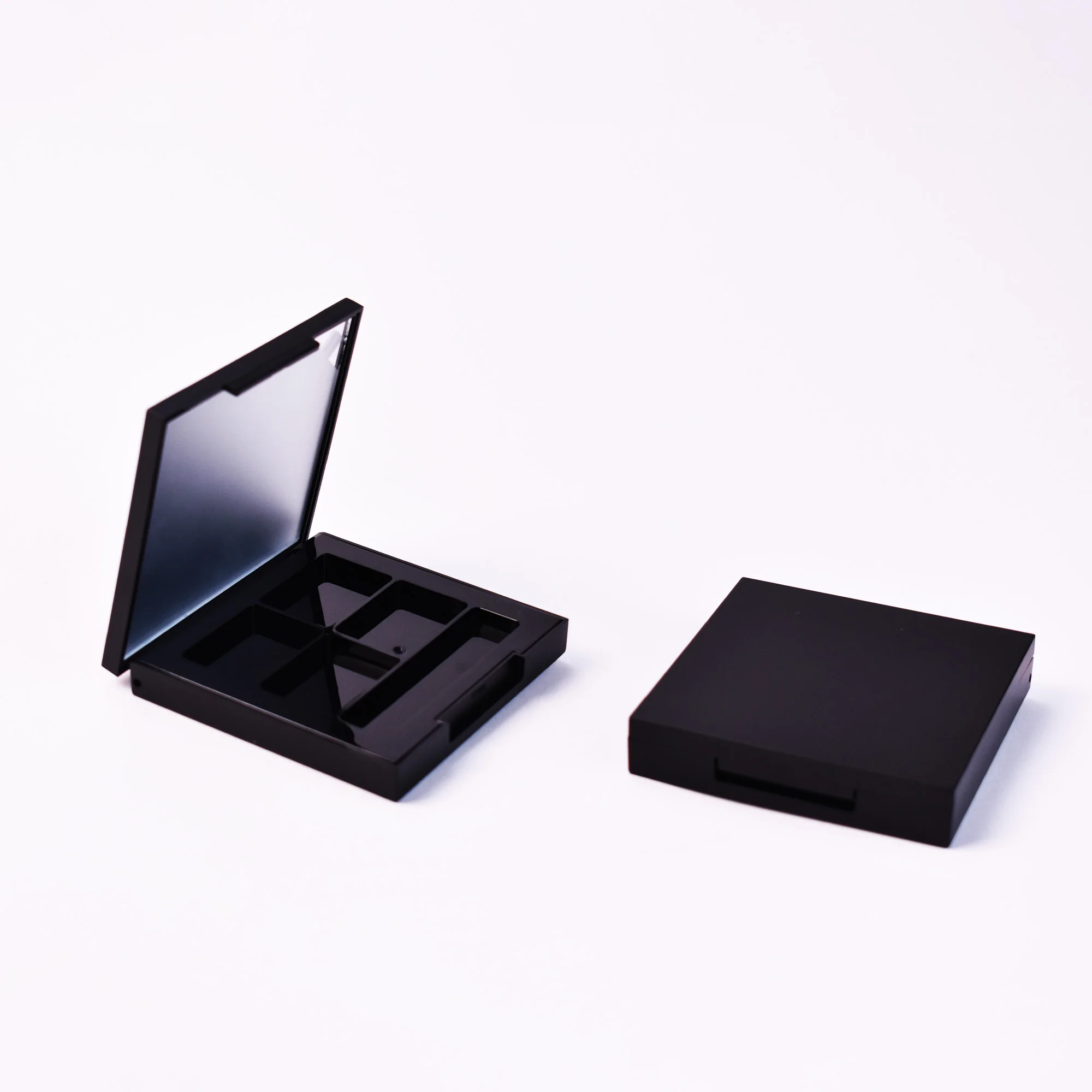 Wholesale Black Frosted Unique Plastic Cosmetic Compact Powder Case Packaging Eyeshadow Palette Packaging With Mirror
