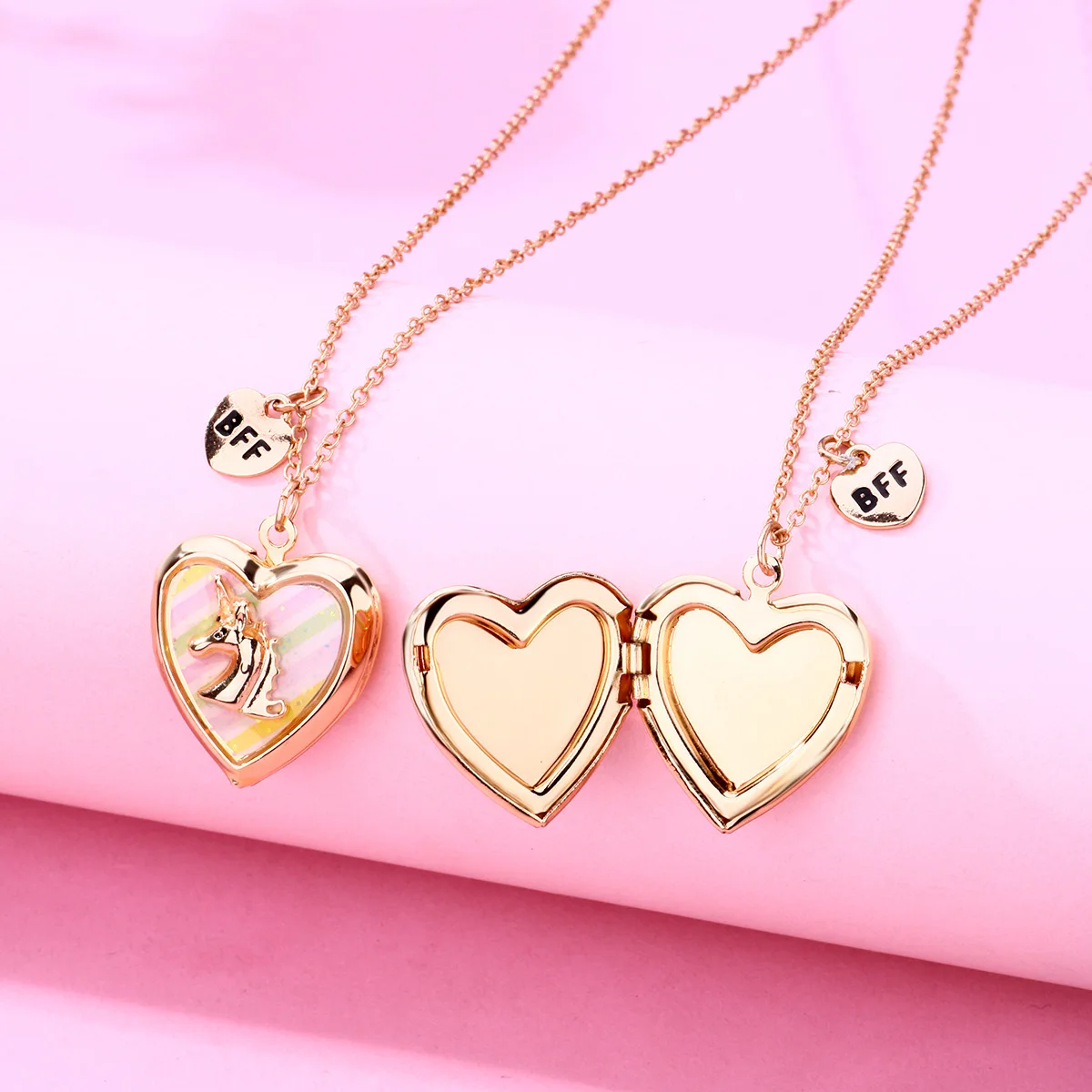 2023 New Design Kids Best Friend Couple Necklace Cute Pastel Color Unicorn Heart Open Locket Photo Pendant BFF Necklaces For Kid