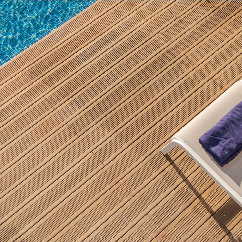 Easy Installation Waterproof and fireproof and Anti-UV Strip outdoor WPC wood decking with round hole