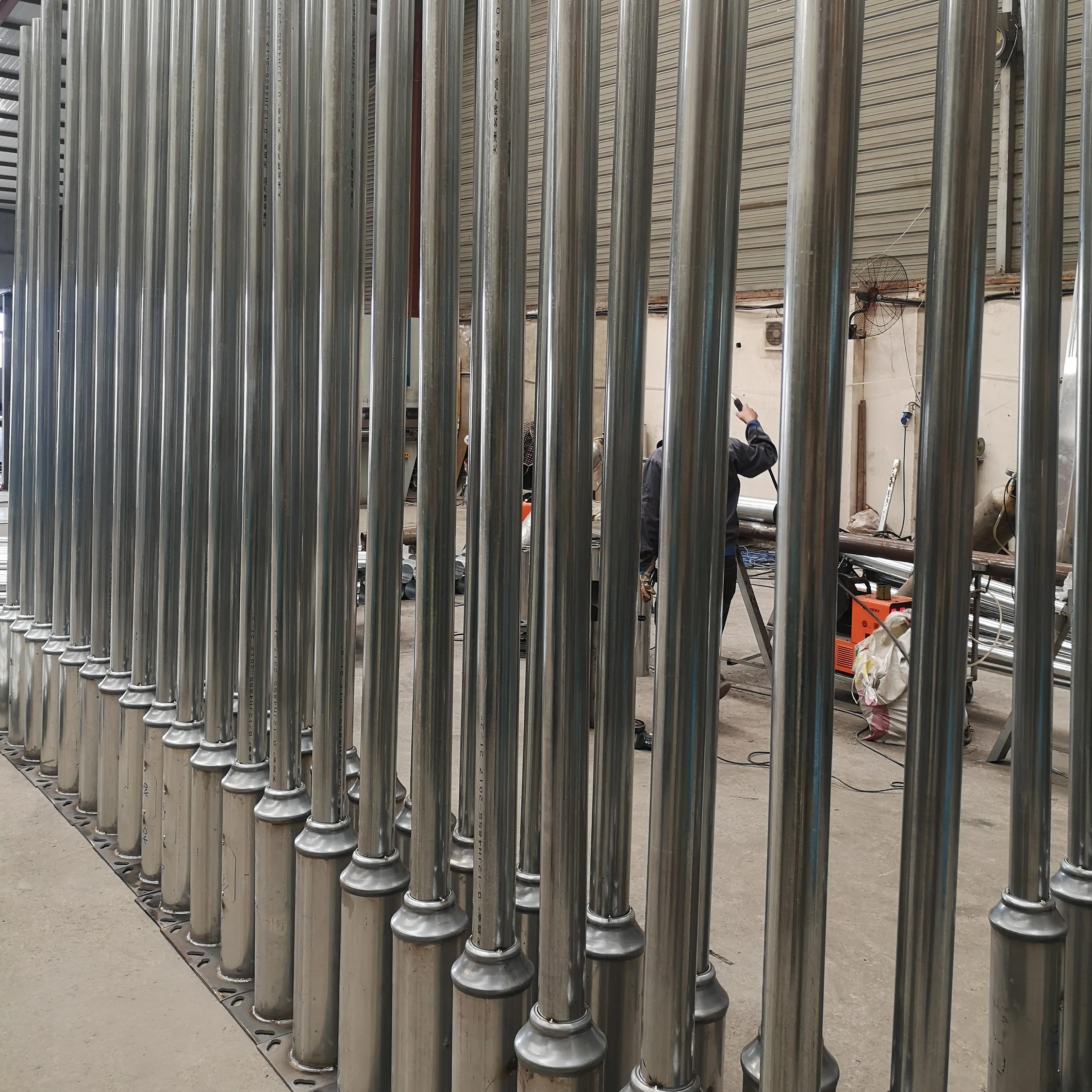 Warranty 5 years making machine solar powered flag pole light aluminum street  pole 4m 5m 6m 7m 8m solar stree light pole