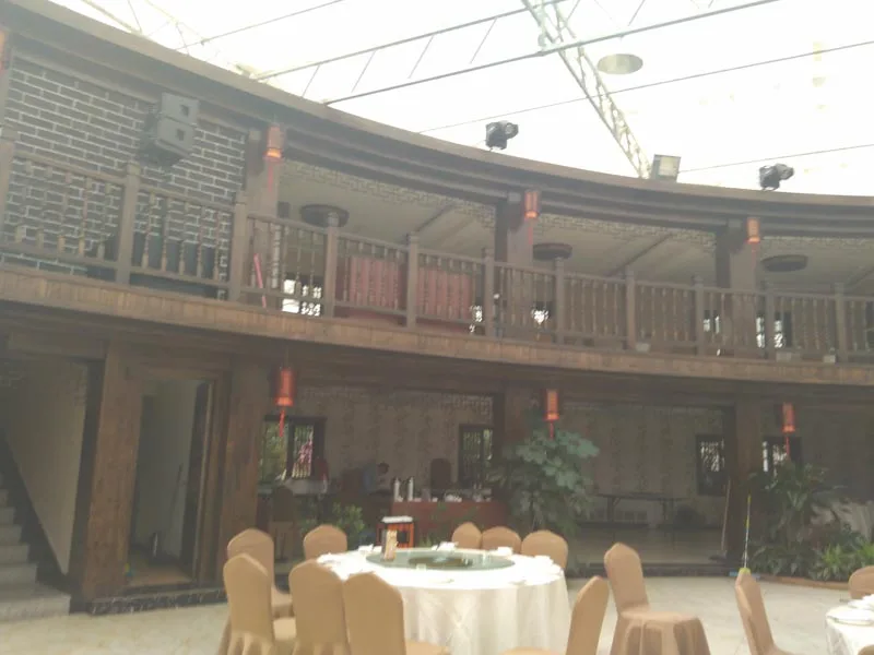 Complete glass agricultural greenhouse with tomato hydroponic growing system