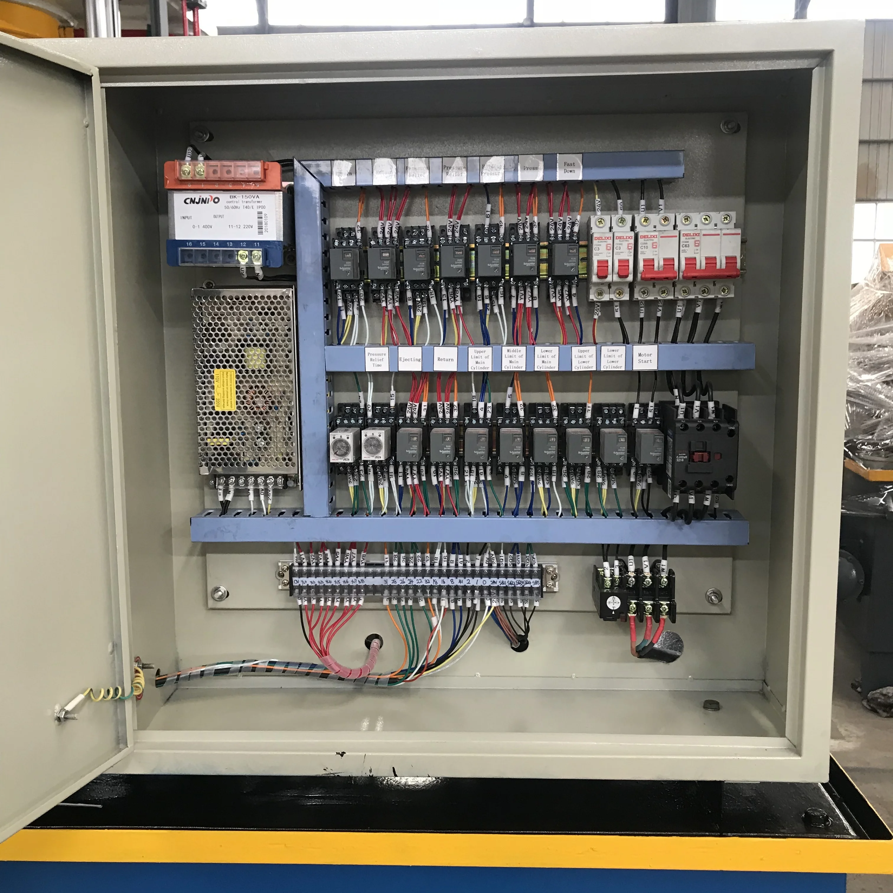 Metal Sheet 4 Column Hydraulic Deep Press Machine 200 ton