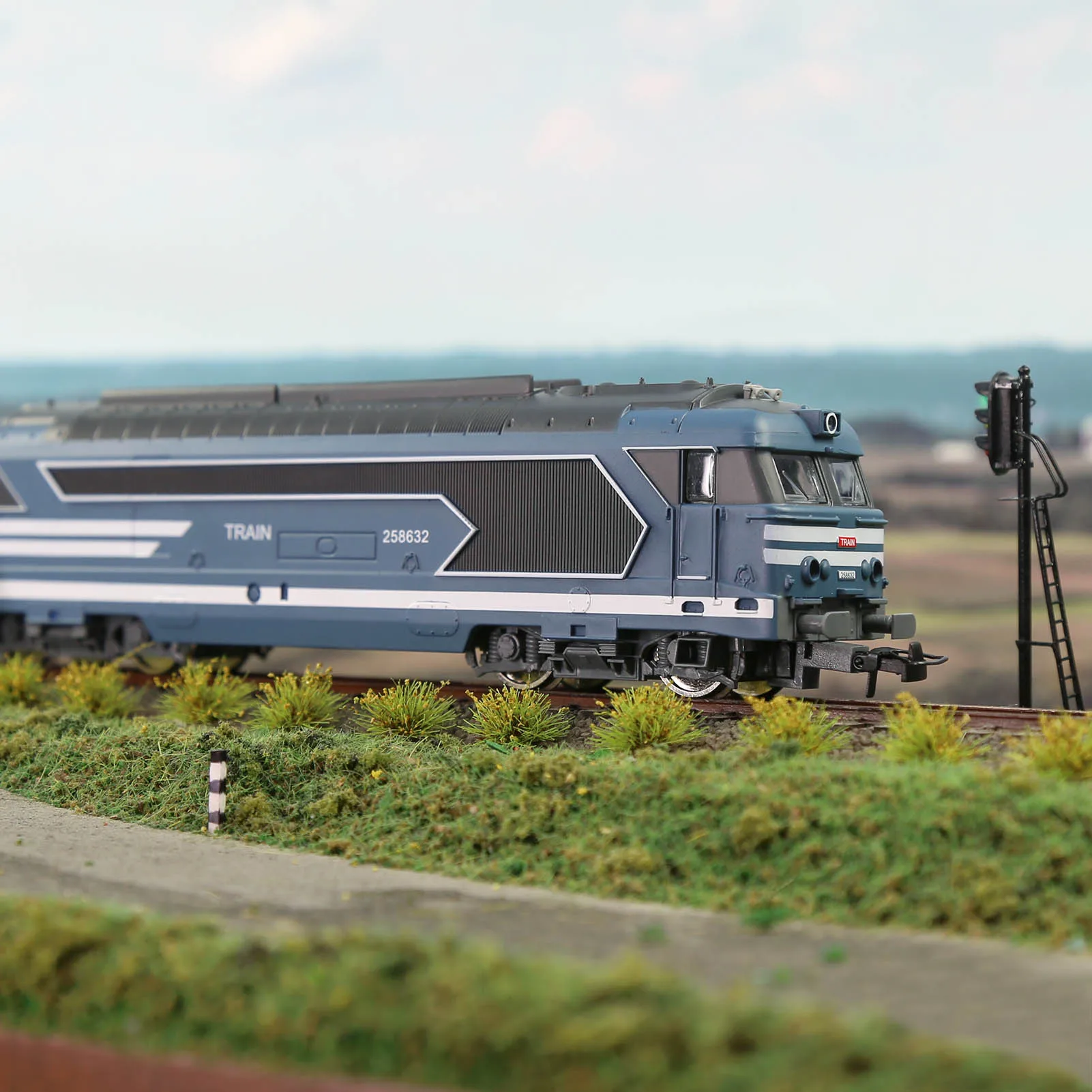 HCT8702 1 Unit Train HO Scale 1:87 Model Railroad Locomotives