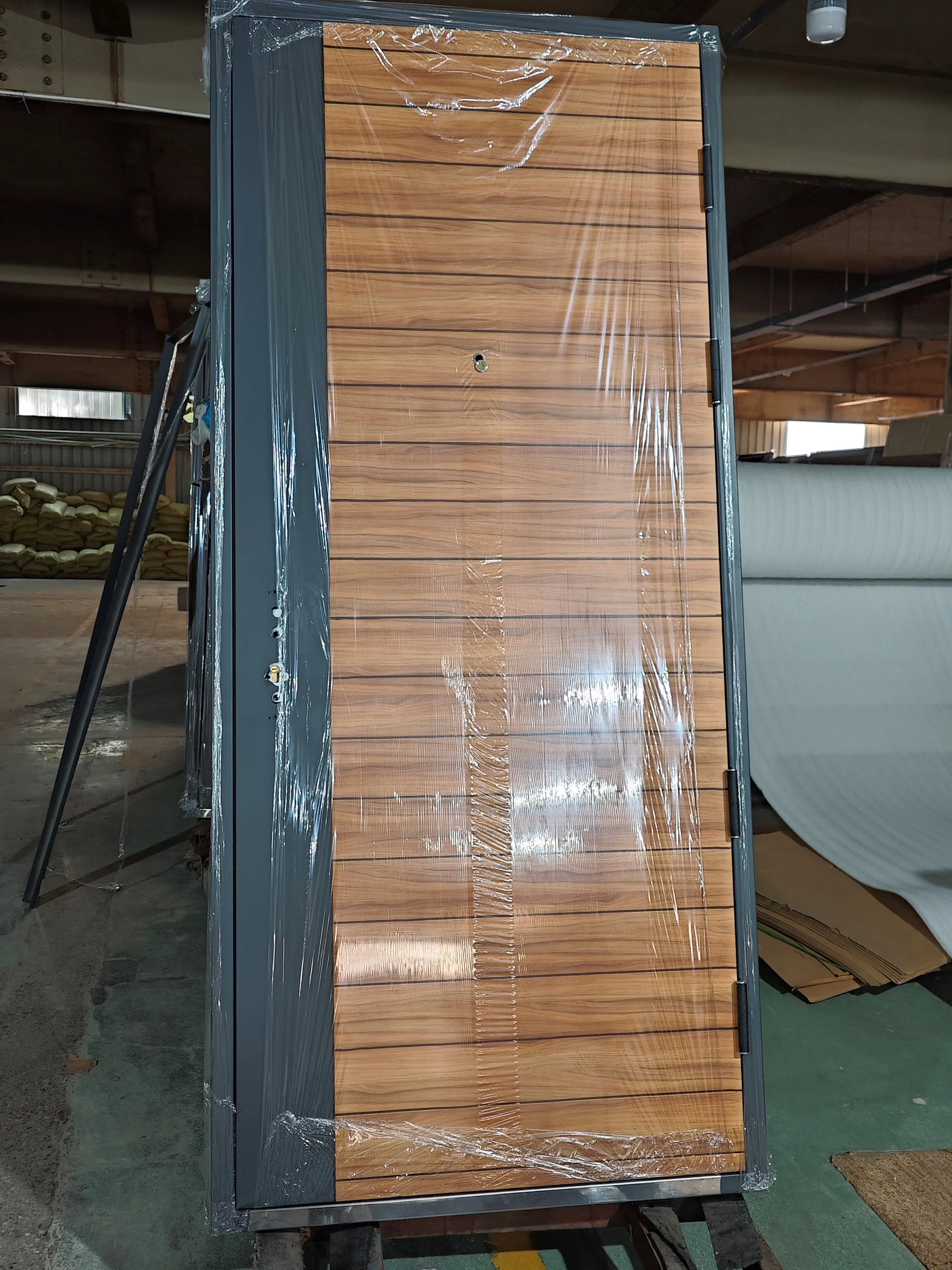 AIAOV the Turkish style spliced security door market for the first time on the line of high quality durable moisture-proof