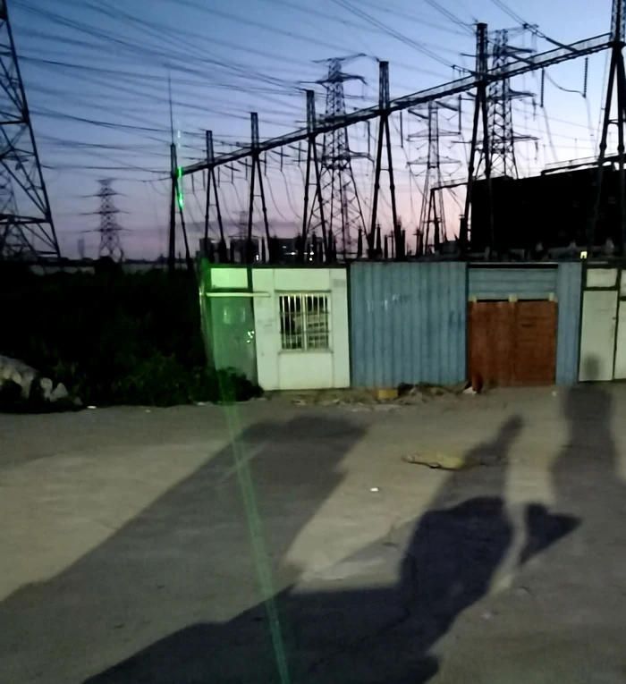 Automated Straigh Line Laser Bird Repellent with Dual Power Solar Auto Switch for Power Substation