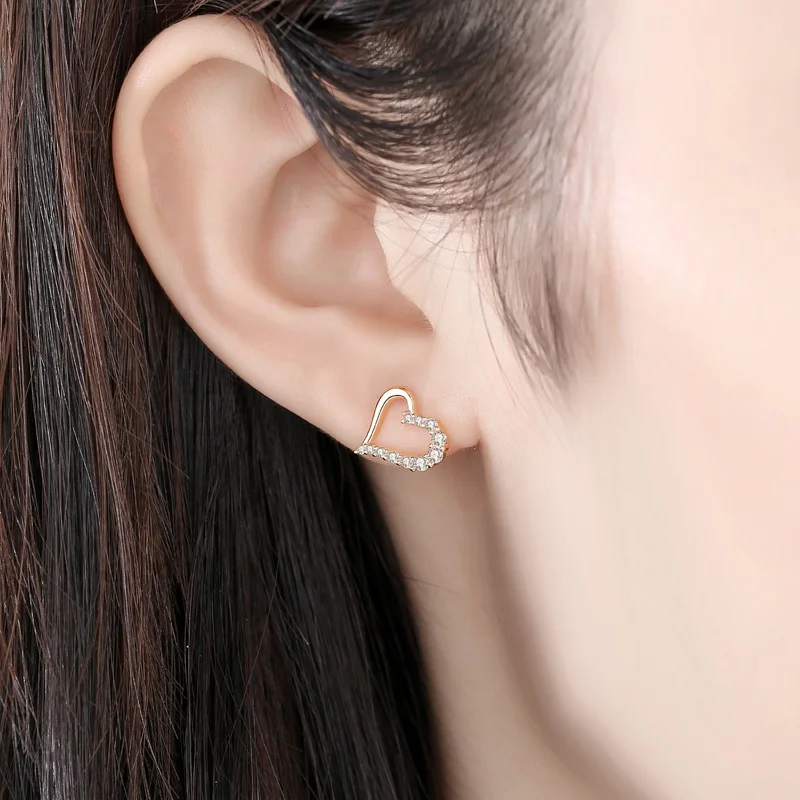 EC35 2019 Rhodium Plated Jewelry In Korea Design 925 Silver Love Heart Creative Stud Earrings wholesale