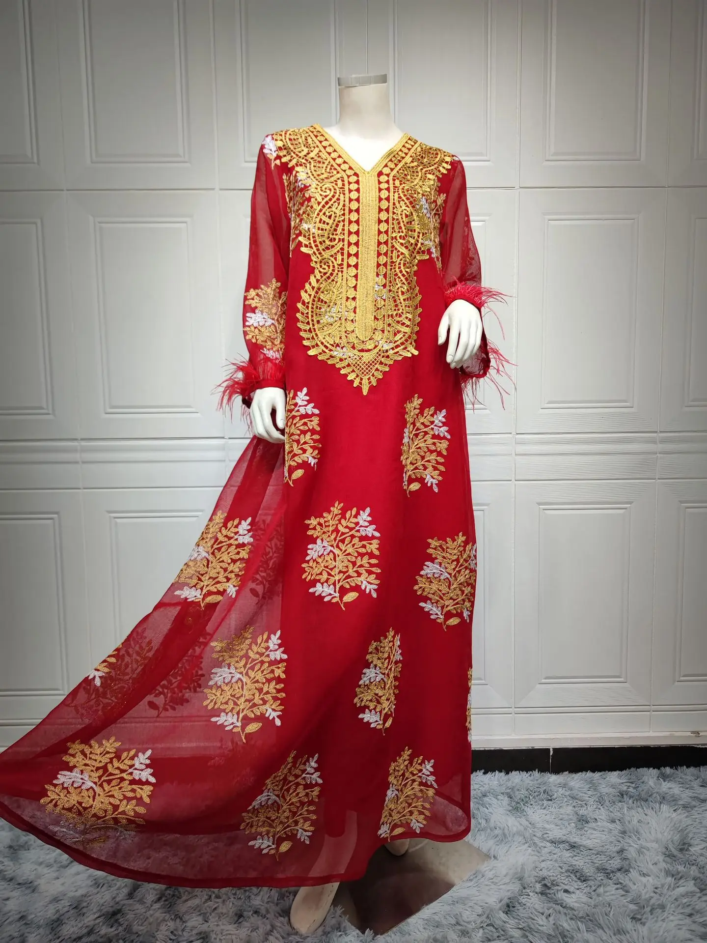 LYZAb214 2022 Muslim Summer New Middle East Dubai Gold Flower Embroidered Ostrich Abaya Lace Big Long Dress