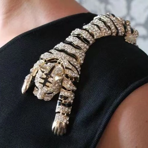 Full Crystal Rhinestone Tiger Shape Brooch For Women New Brooches Fashion Jewelry Elegant Brooch Party