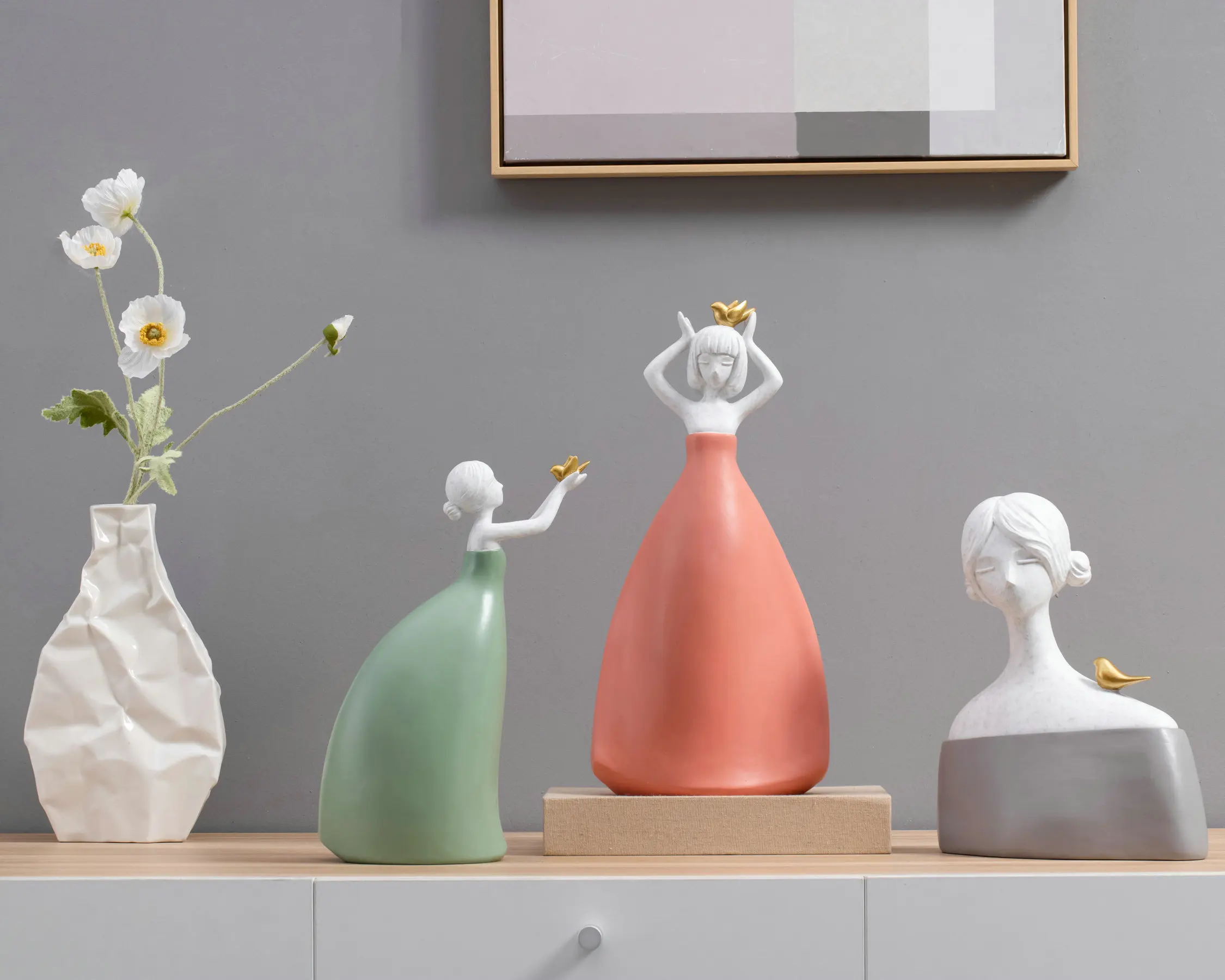 Minimalistic Modern Home Office Desk House Item Dancing Girl Resin Unique Decoration