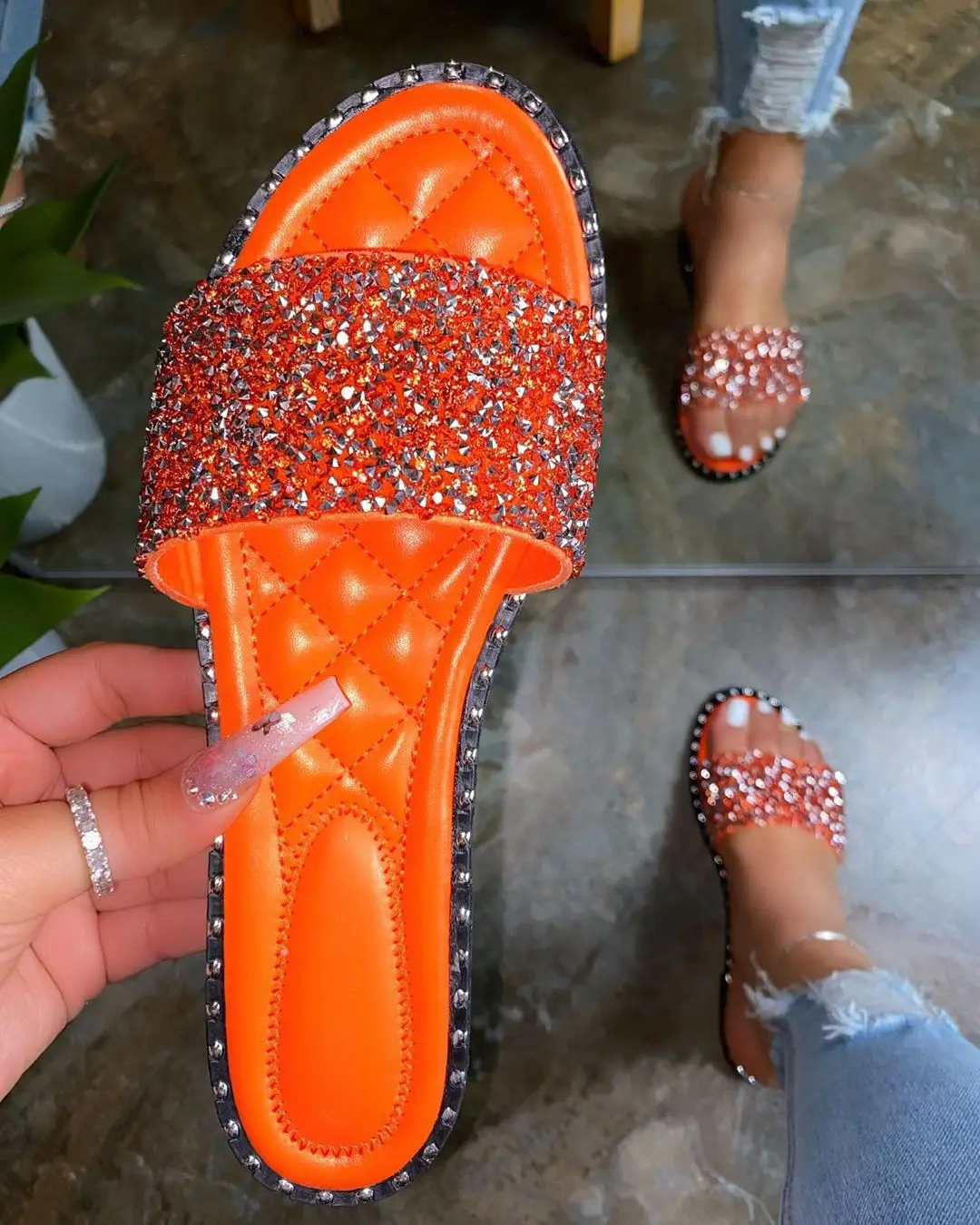 
Amazon INS Hot-Selling Women House Slippers Rhinestone Sequins One-Font Casual Flat Heel Ladies Sexy Slippers For Women 