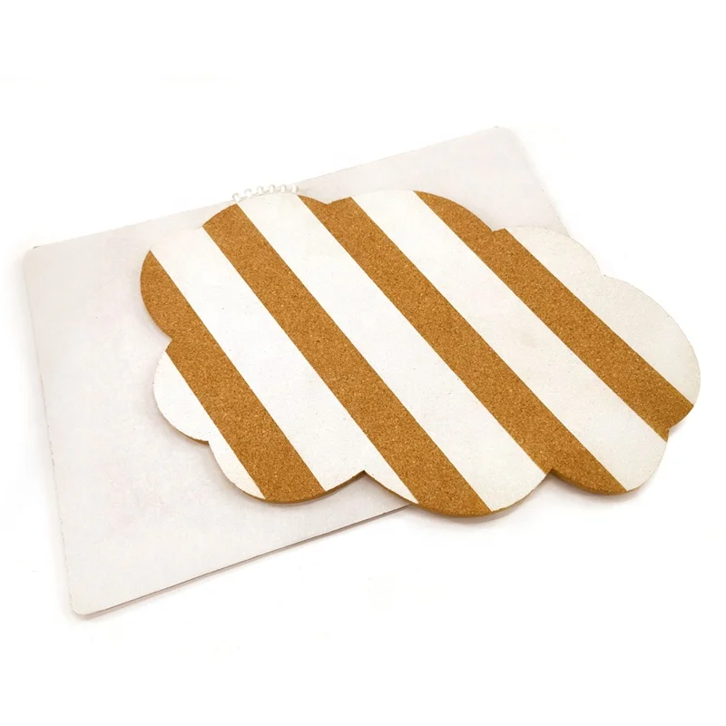 Cloud Shaped Unframed Natural Cork Board with Hanging Hole for Wall Bulletin Irregular cloud-shaped cork board