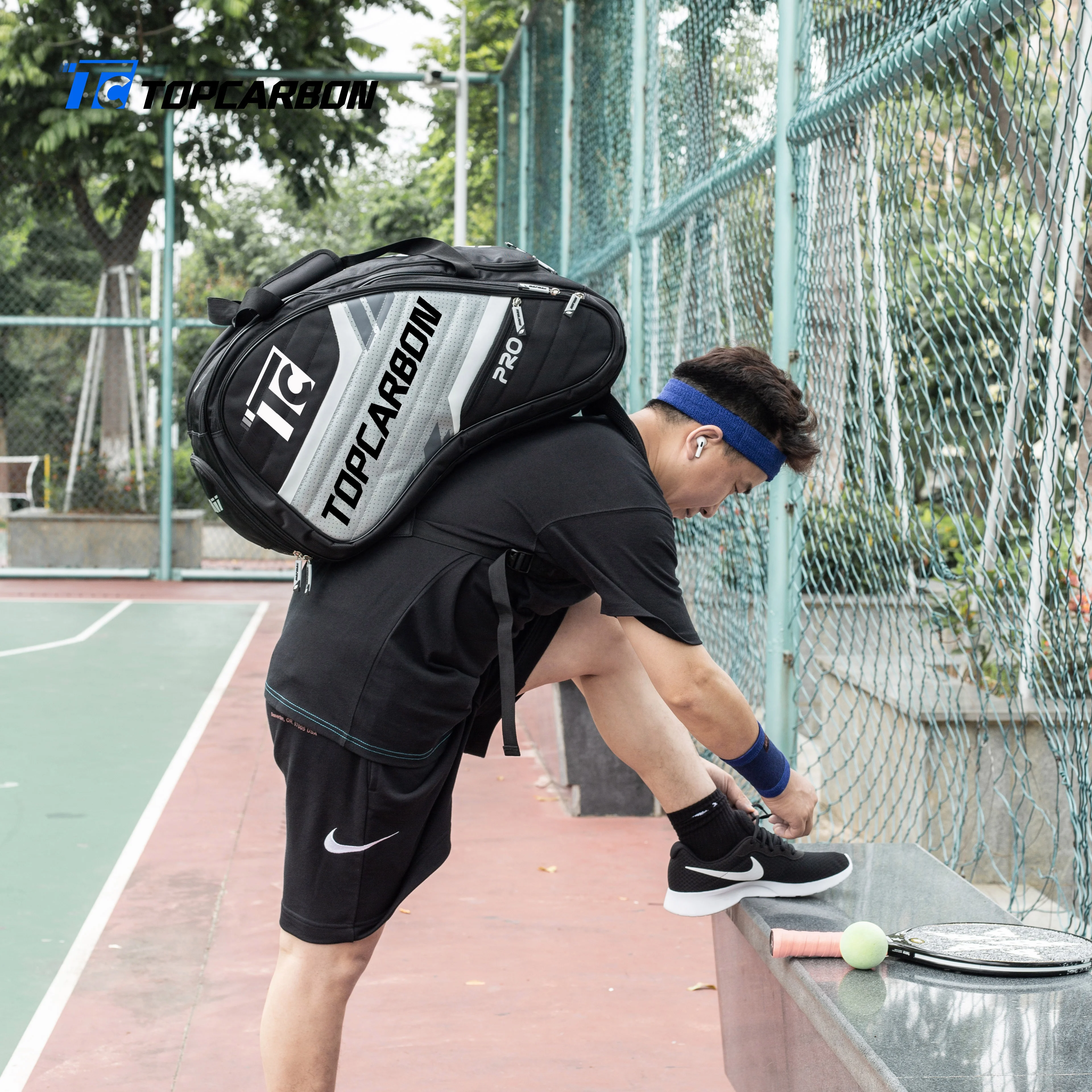 2024 New Waterproof Travel Pickleball Tennis Rackets Sport Backpack Paddle Padel Racket Athletic Bag Nylon 1680D