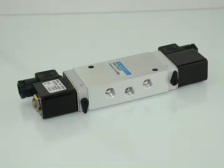 solenoid valve 1/4, series valve, 2/5 ways double coils valve