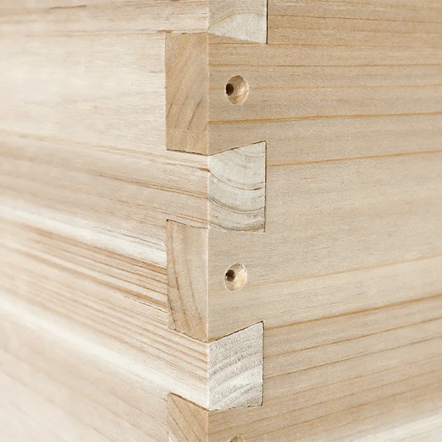 The new beekeeping equipment of pine or Chinese fir beehives with 1/2/3/4 layers is adopted