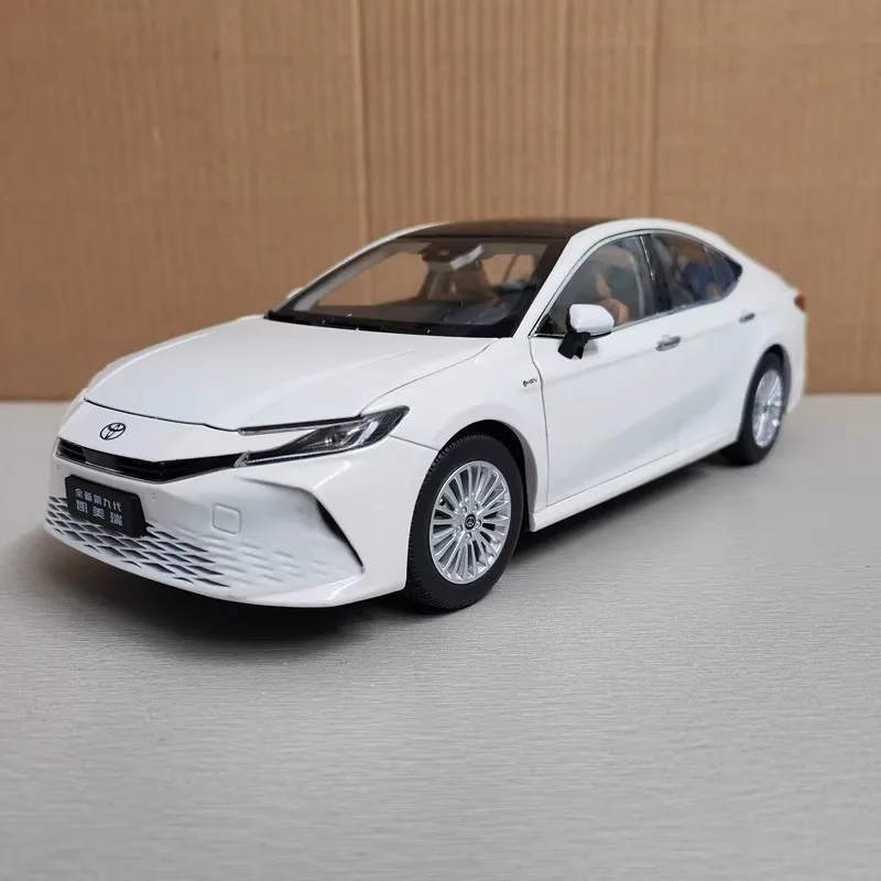 2024-07 9th CAMRY 2024 1:18 Simulation Resin Car Model Collection