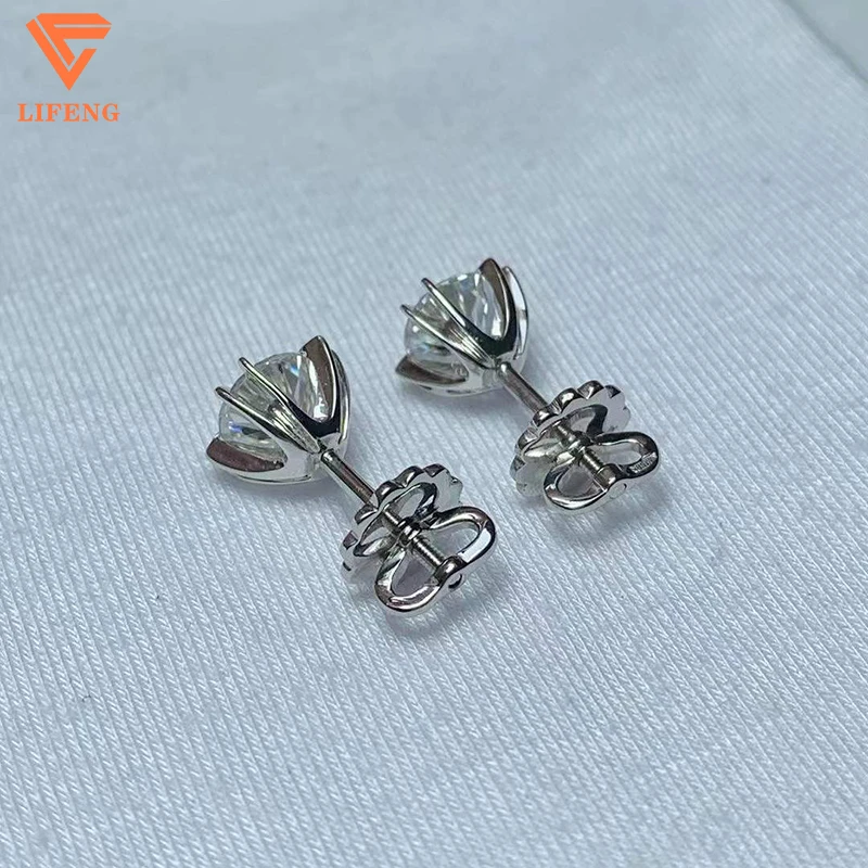 High Quality 925 Sterling Silver Glittering Moissanite Diamond Earrings Fashionable Jewelry for Weddings and Gifts