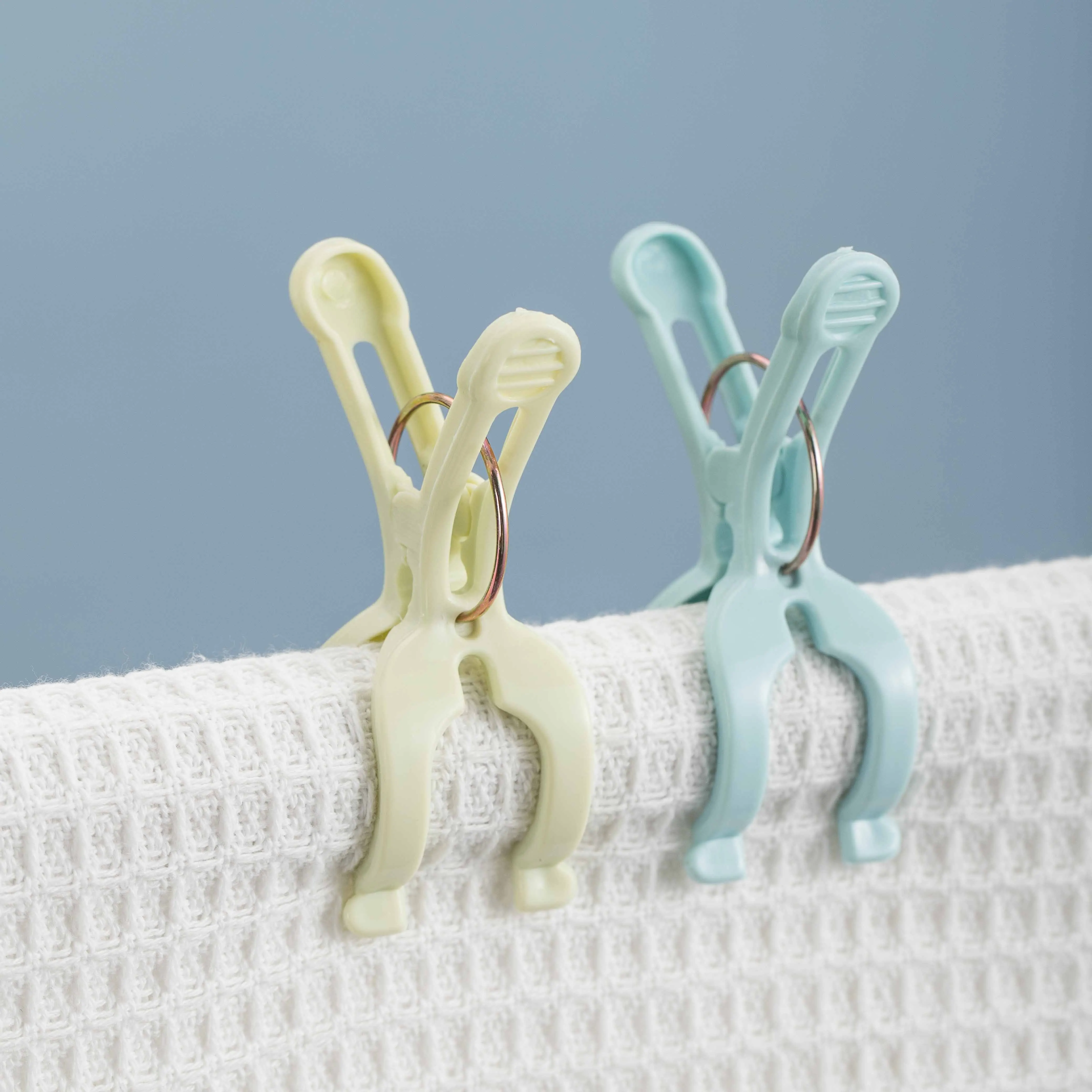 
big size spring clothes peg plastic beach towel clips clothes clips 