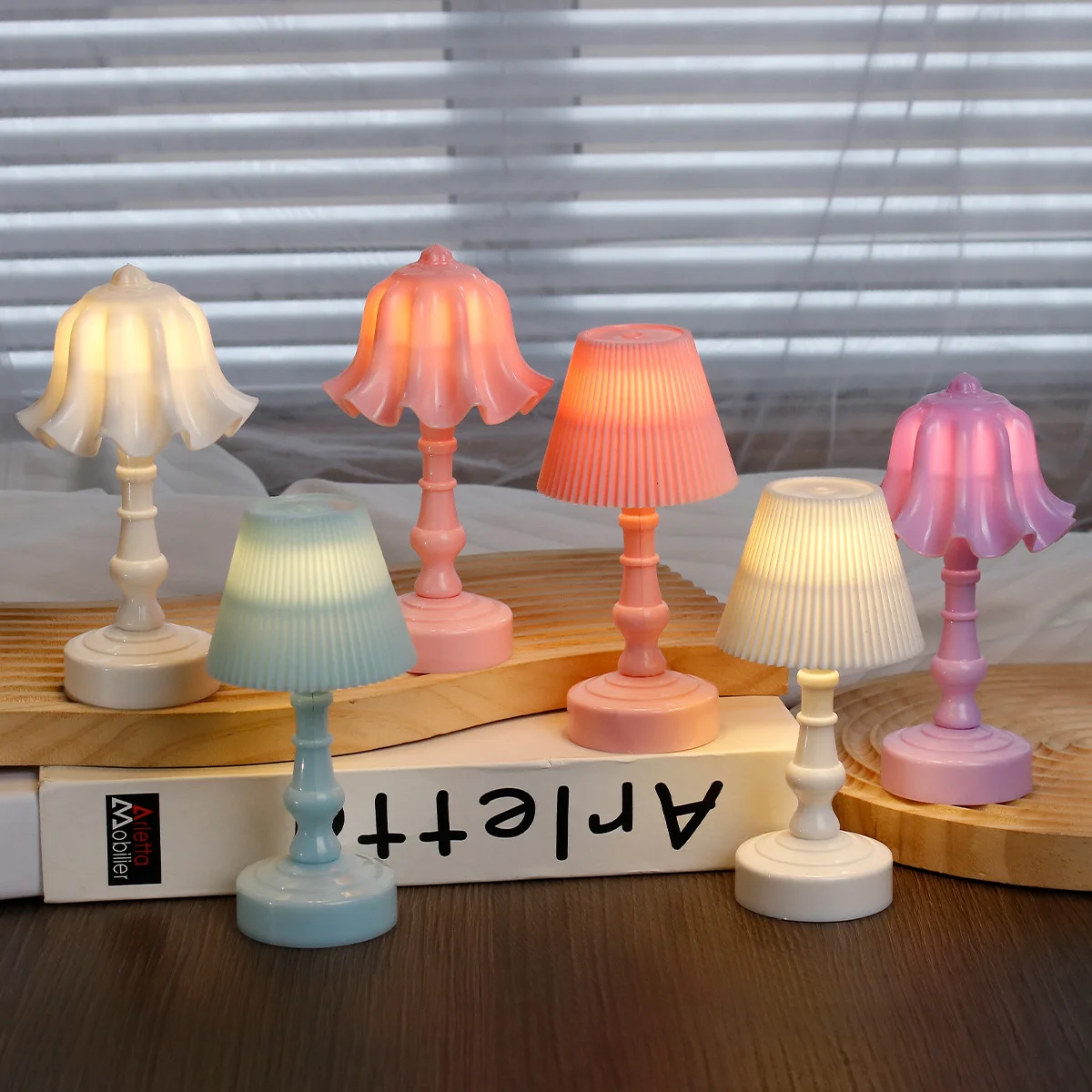 Minimalist decorative lamp small table light mini ornament small night lamp cute tabletop bedside atmosphere lamp Linglan flower
