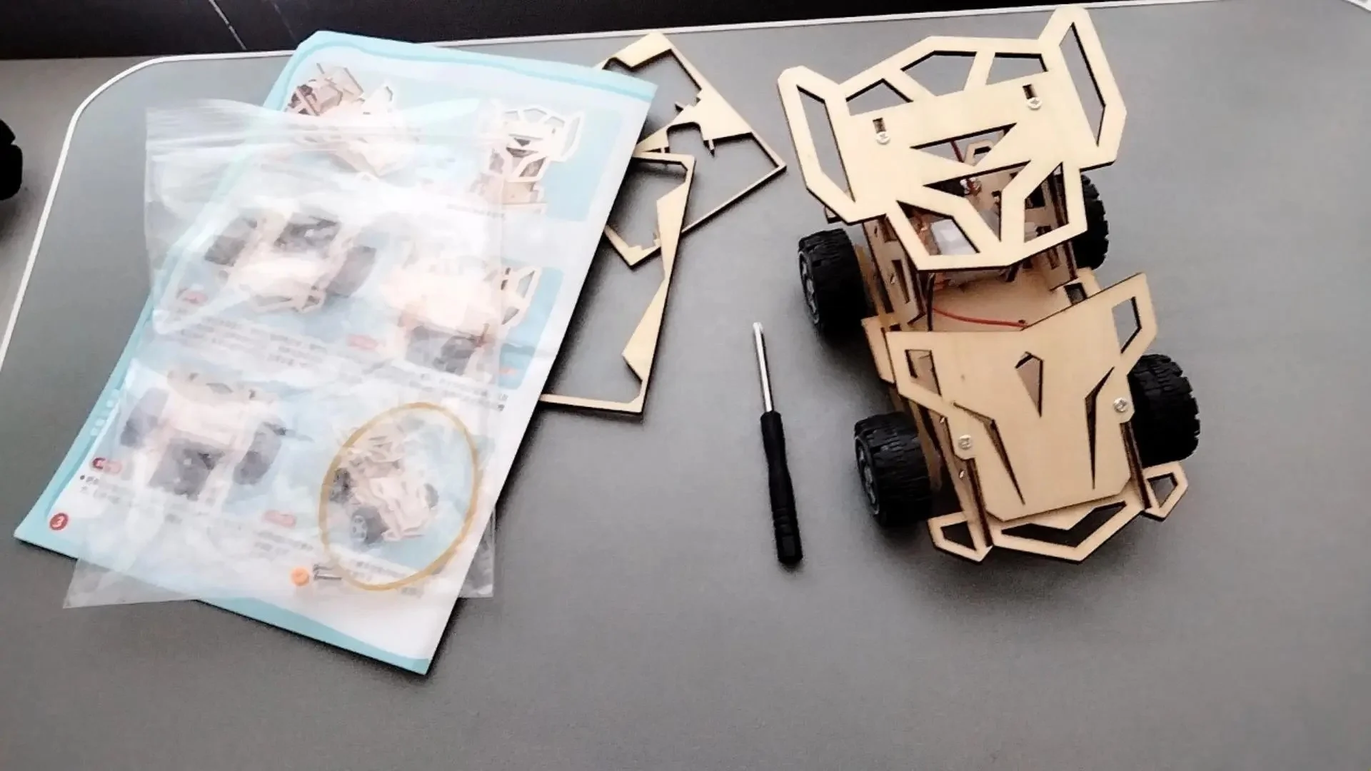 C-20A Diy Wireless Four-wheel Car Assembly For Kids Wooden Puzzles STEM Science Kits School Student Remote Control Car Wood