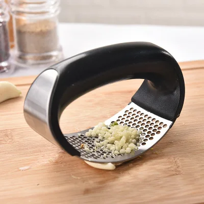 Hot Multifunctional Garlic Press Peeler Manual Stainless Steel Garlic Press with Plastic Handle