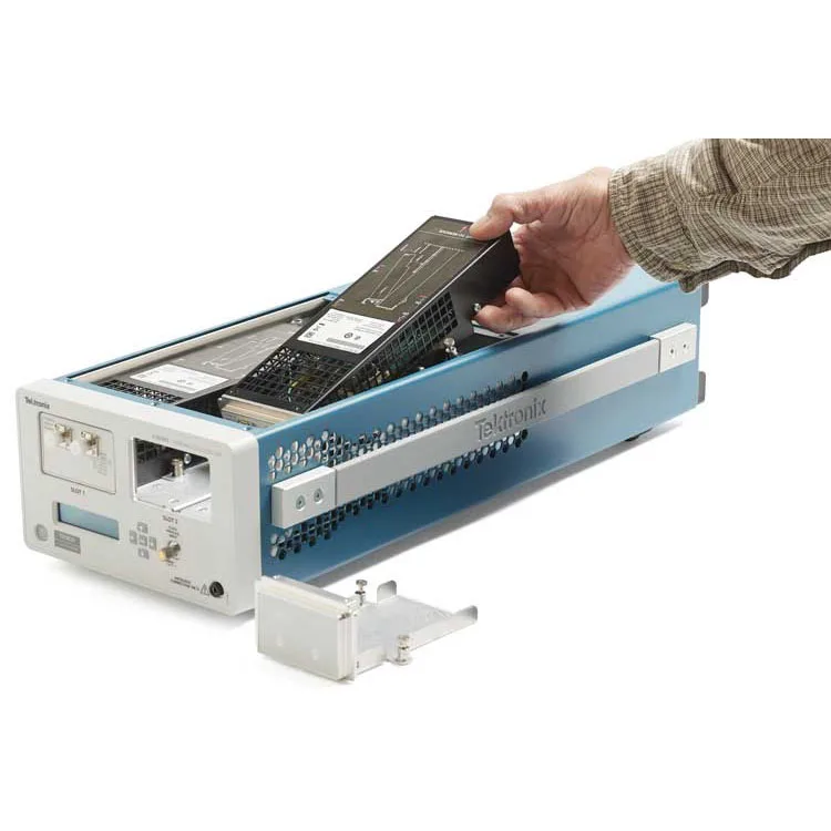 30 ГГц 4-канальный 300 КС/С осциллограф для отбора проб 8 серий Tektronix