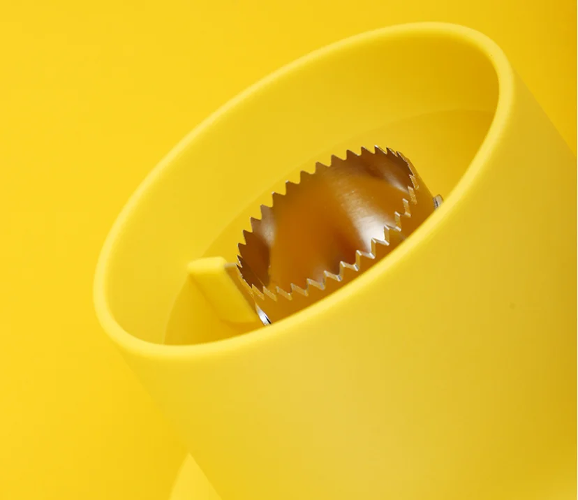 New Creative Stainless Steel Corn Planer Multi-function Peeling Corn Garlic Masher Grinder Thresher Kitchen Gadget