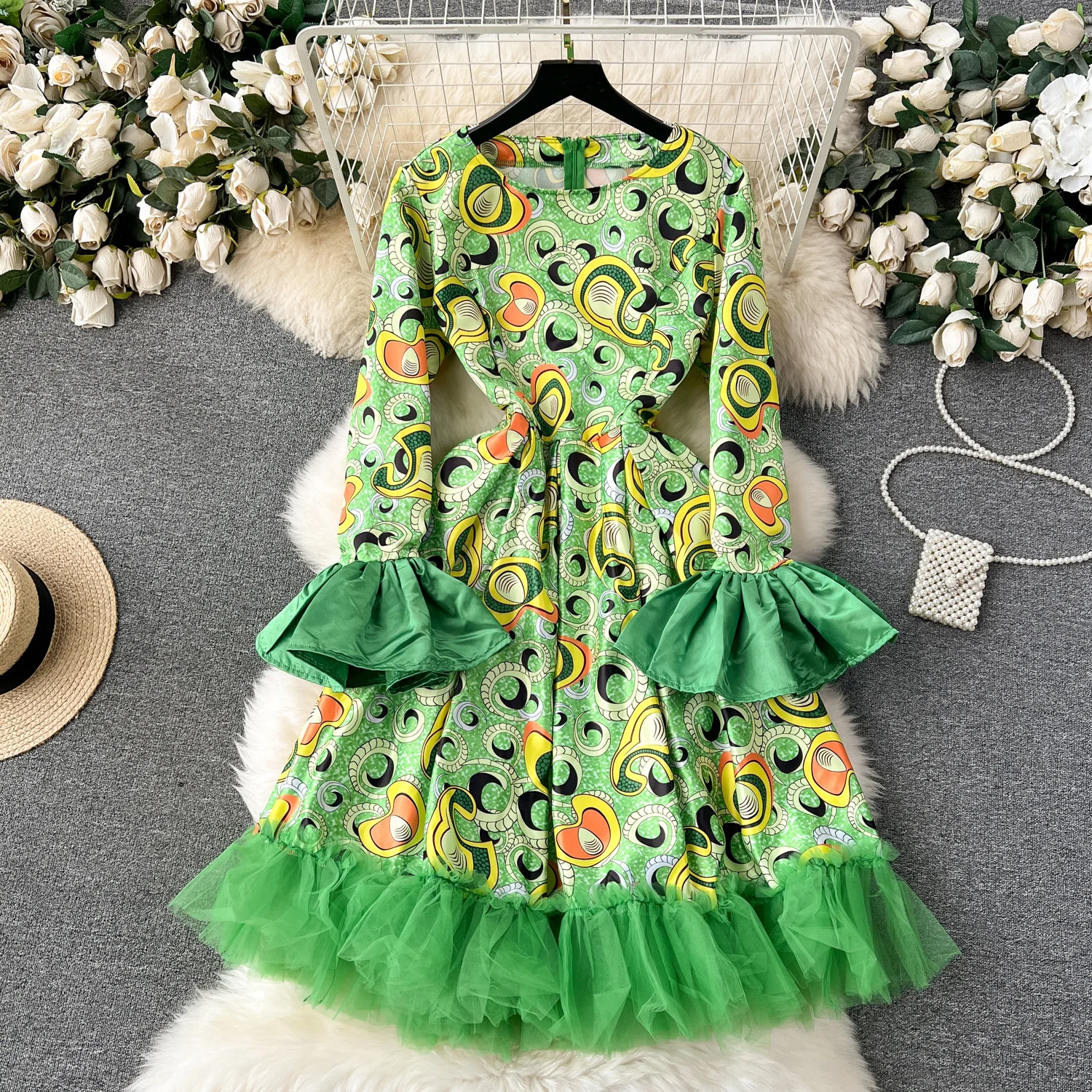 Customized high-end long sleeved waistband printed ruffle edge green dress