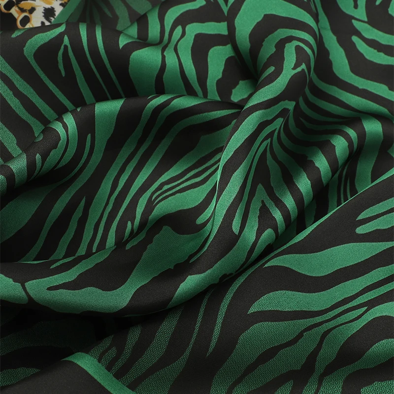 Soft Packing neckerchief new silk satin scarves  ladies green mongolia 70*70cm neckerchief Geometric green
