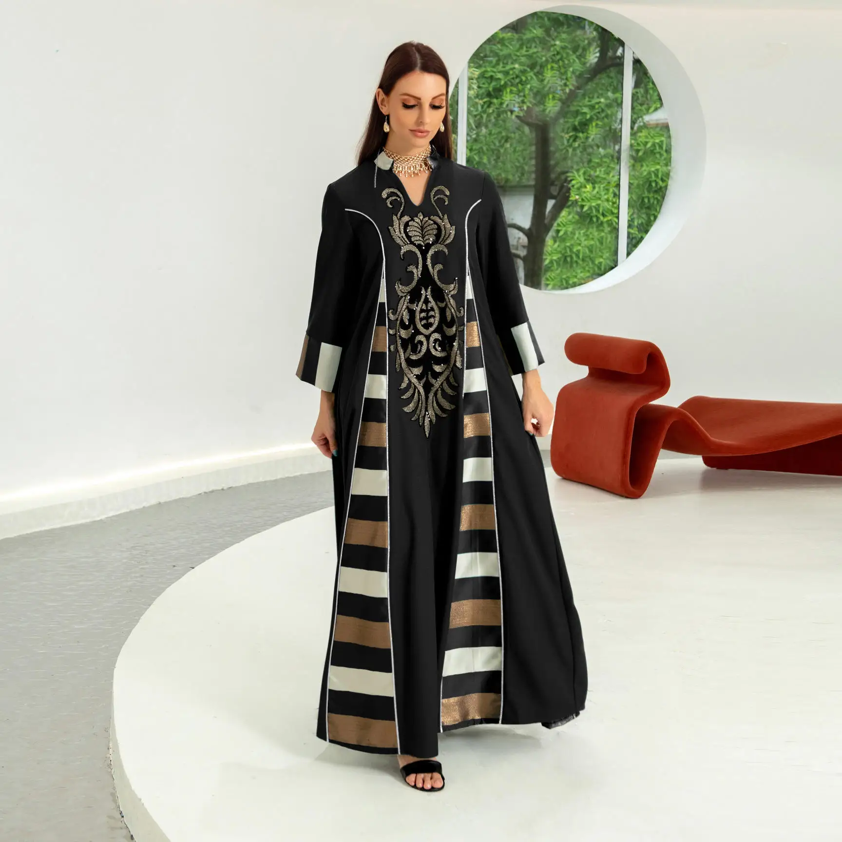 Factory Wholesale Customized New Arrival Fashion Embroidered Beading  Abaya Women Muslim Dress