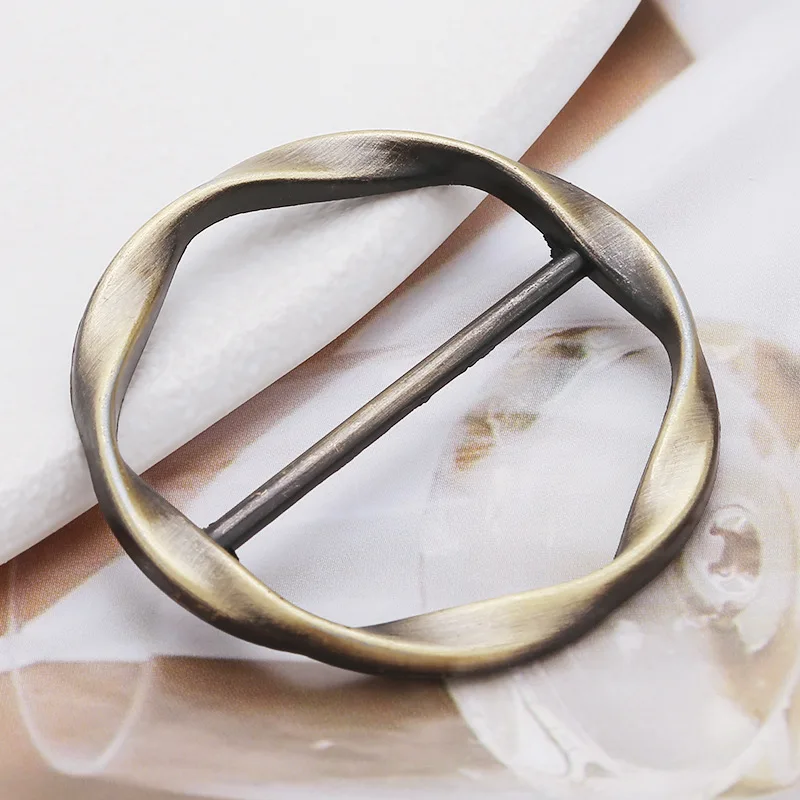 Simple fashion metal buckle ladies  knot buckle cloth round scarf buckle