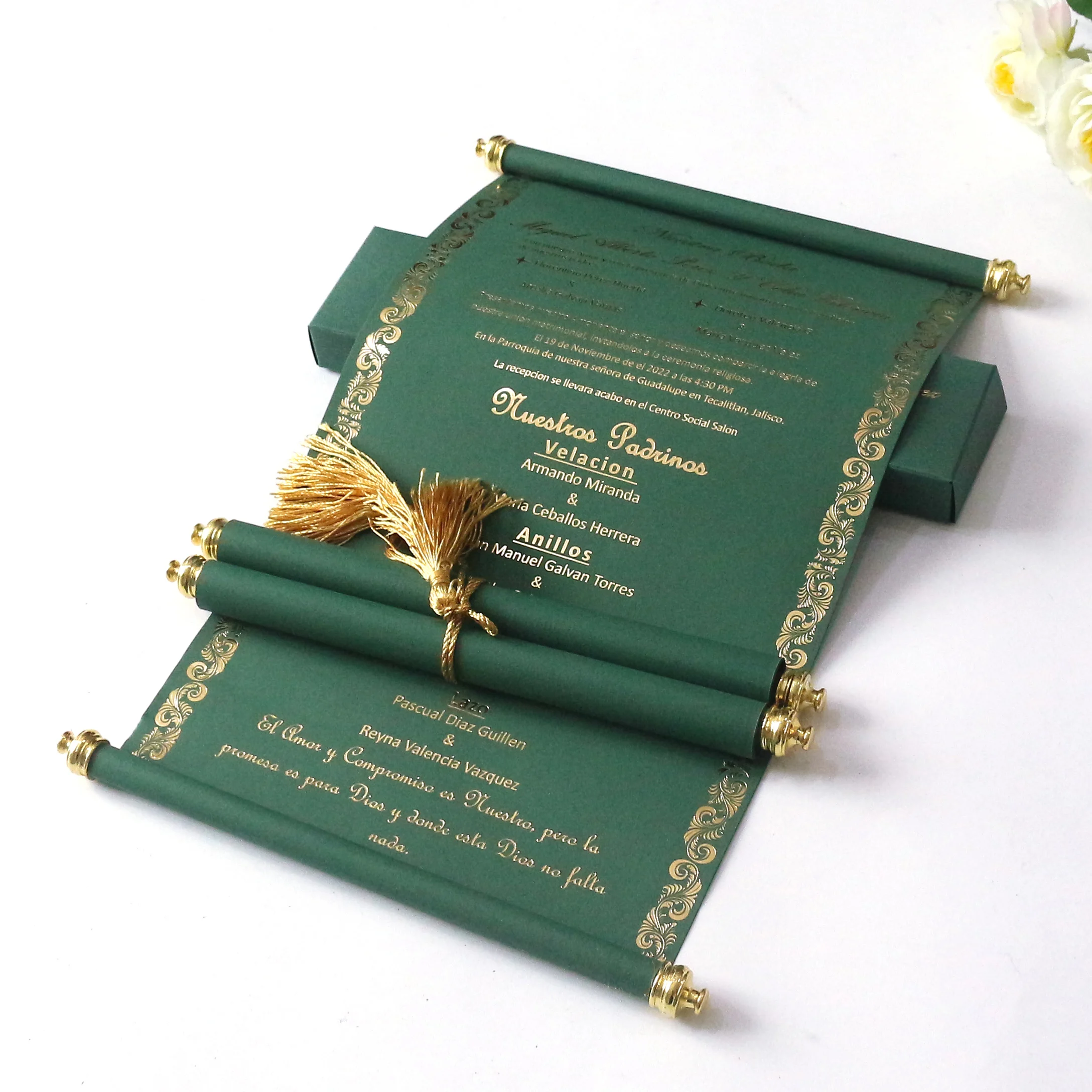 Creative Design Dark Green Scroll Paper Scroll Wedding Invitations Cards With Scroll Sticks and Paper Box