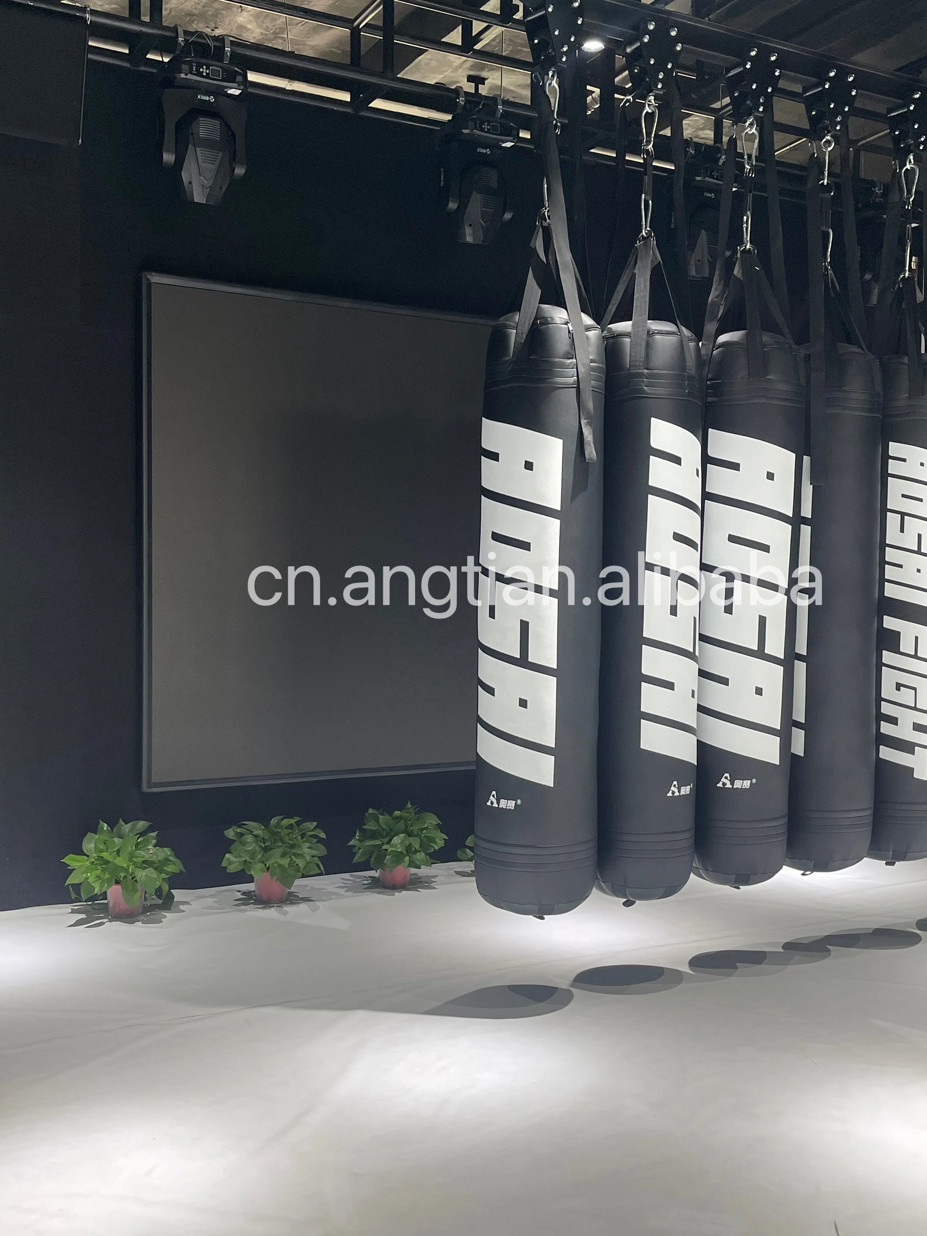 Factory Sells Mma Boxing Training Heavy Punching Bags Rack With Rail