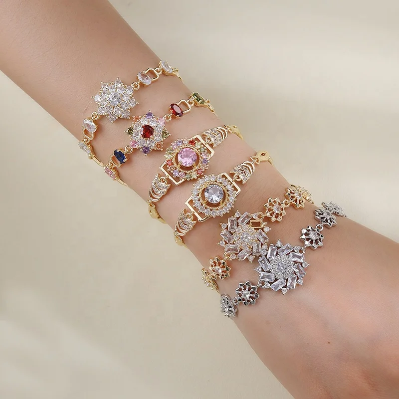 Женский браслет с фианитом