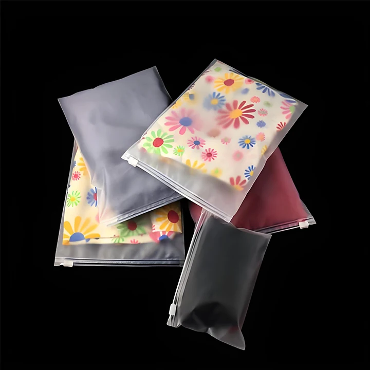Chinese Factory Accept Printed Logo PE Froster Zipper Bag Customizable Plastic Bags for Packaging clothes