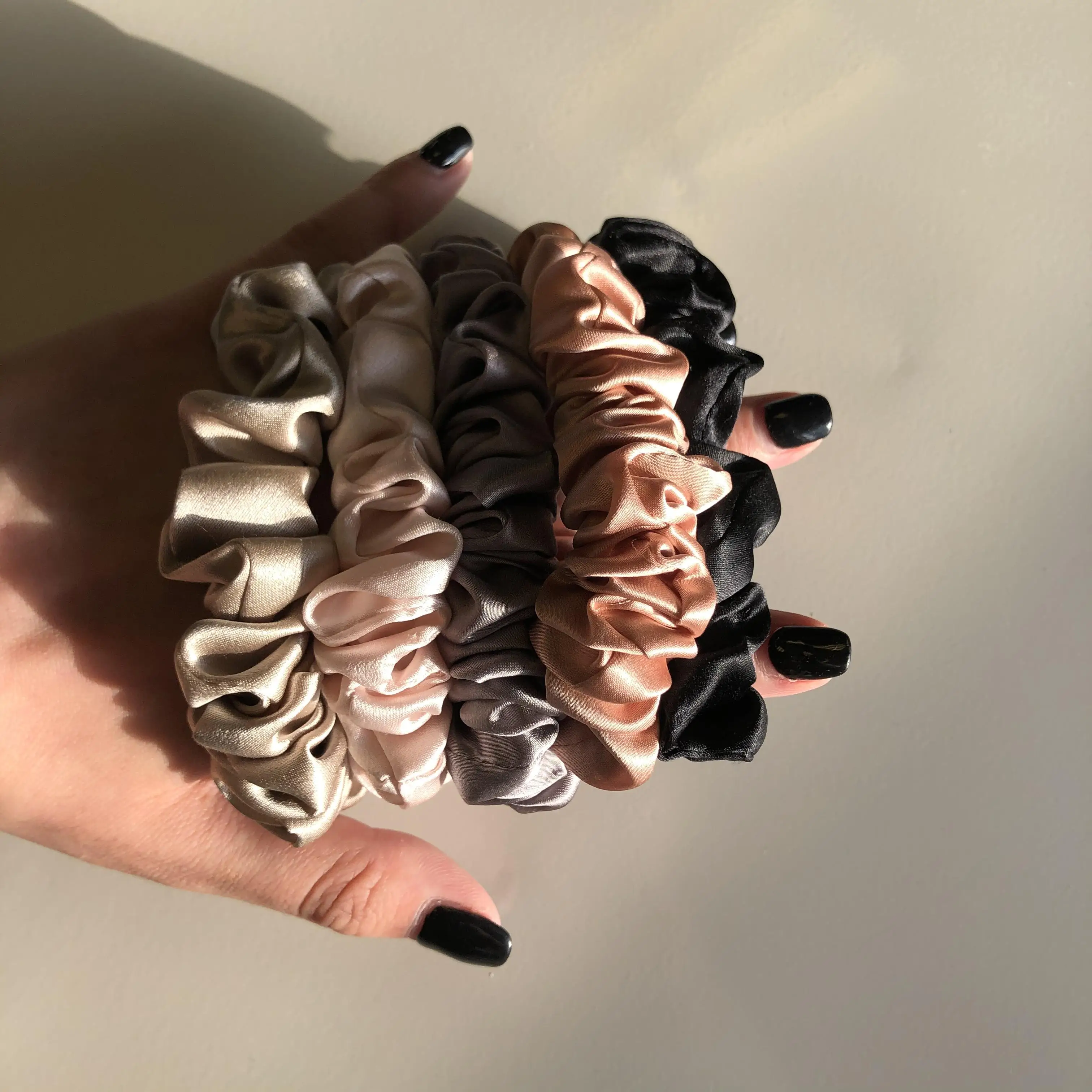 Wholesale Customized Natural 100% Pure Mulberry Silk Hair Scrunchies