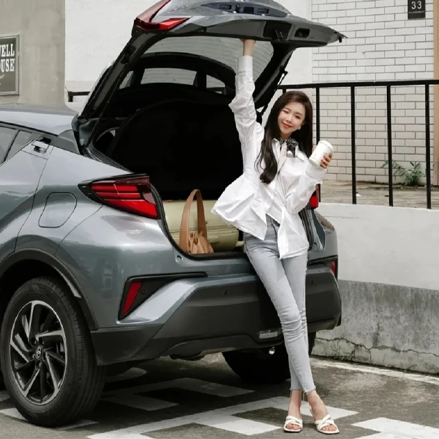 Deposit  Hot Sale 2024 New and Used Car Toyota Chr 2024 2.0L Comfort for Sale China LED Camera Electric Fabric chr toyota