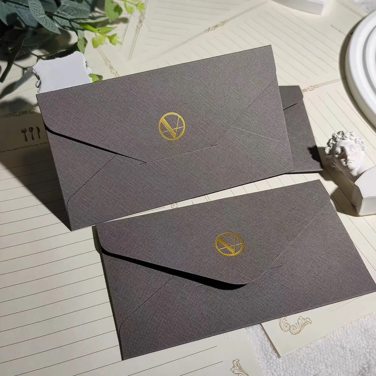 Customized simple Western style linen texture kraft paper stationery wedding invitation envelope