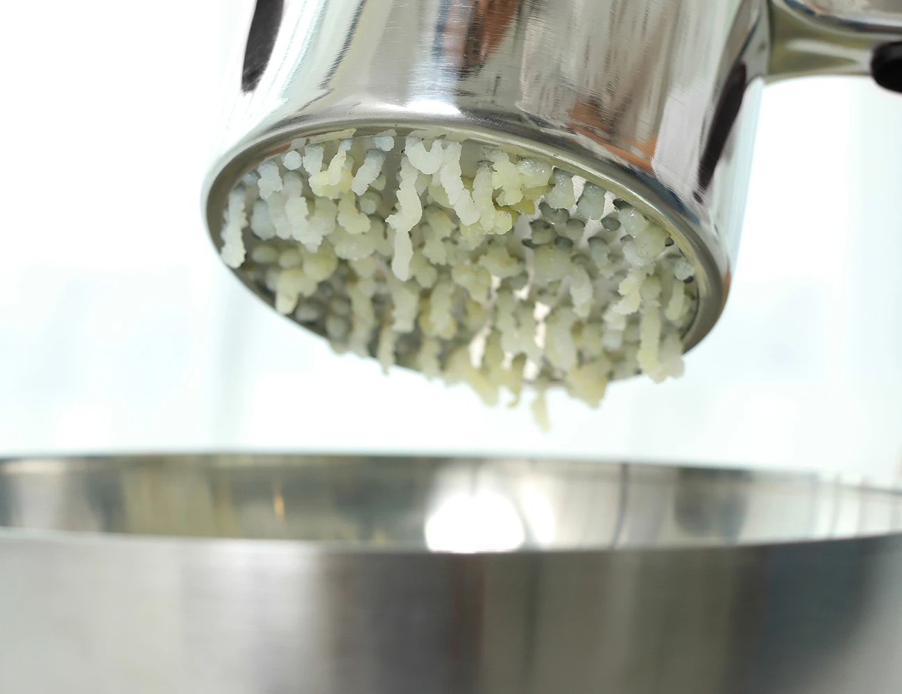 IN STOCK Stainless Steel Potato Ricer for Mashed Potatoes Vegetables and Fruit Masher Potato Ricer